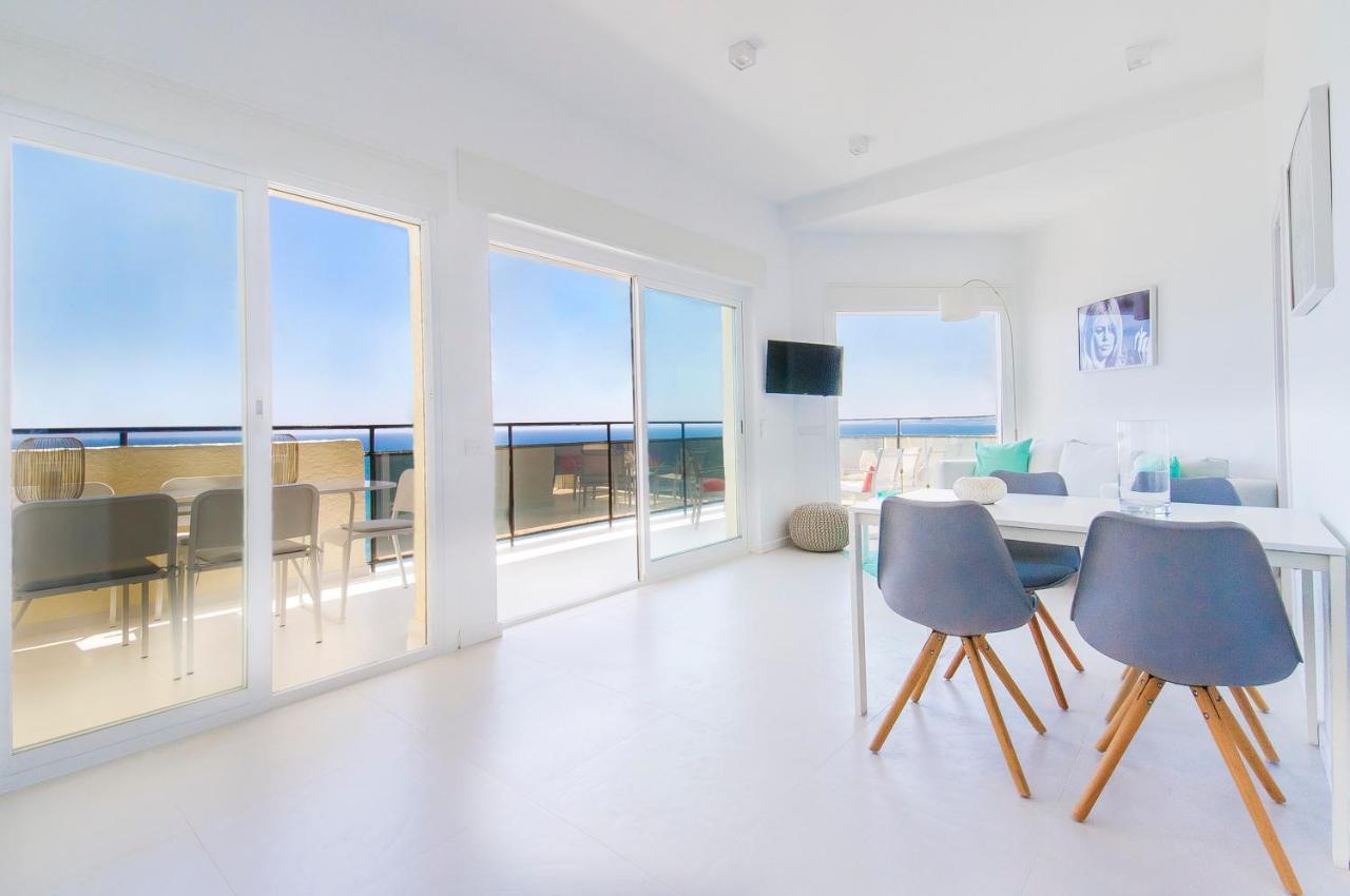 Frontal Beach View With Spacious Balcony Апартаменты